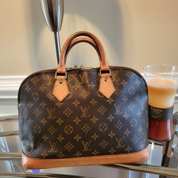 Auth Louis Vuitton Alma PM Handbag Monogram Canvas ... - Picture 4 of 16